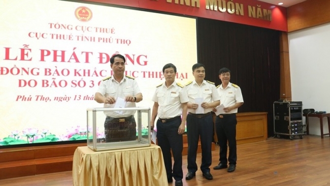 cuc thue phu tho quyen gop 200 trieu dong ung ho dong bao bi bao lu