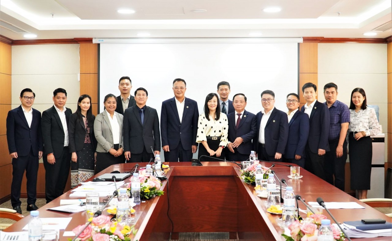 Chia sẻ kinh nghiệm quản lý giám sát thị trường chứng khoán với Ủy ban Chứng khoán Lào Chia sẻ kinh nghiệm quản lý giám sát thị trường chứng khoán với Ủy ban Chứng khoán Lào