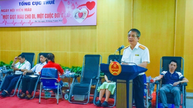 can bo cong chuc co quan tong cuc thue tham gia hien mau tinh nguyen