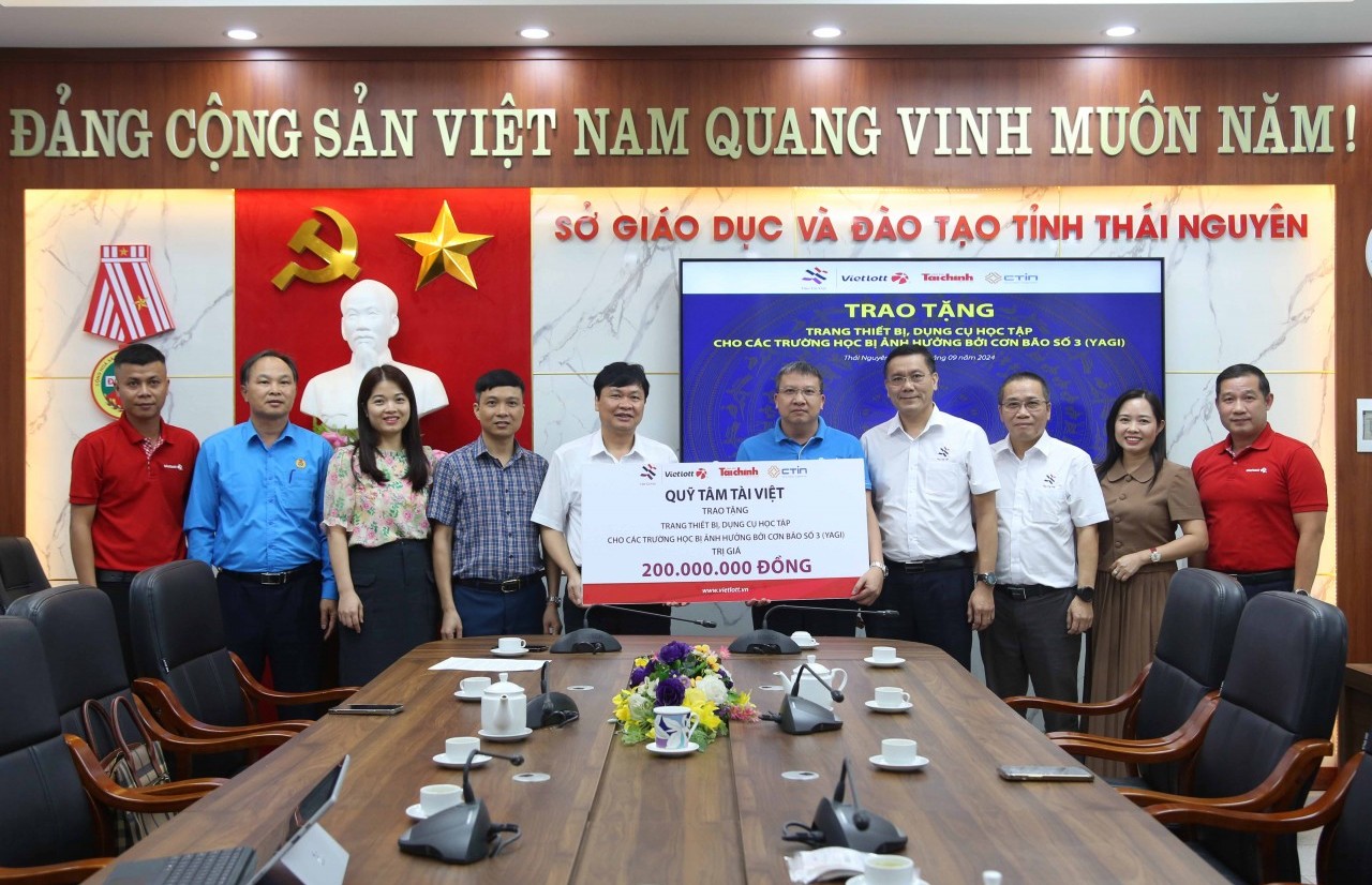 Quỹ Tâm Tài Việt trao 200 triệu đồng ủng hộ ngành Giáo dục và Đào tạo tỉnh Thái Nguyên