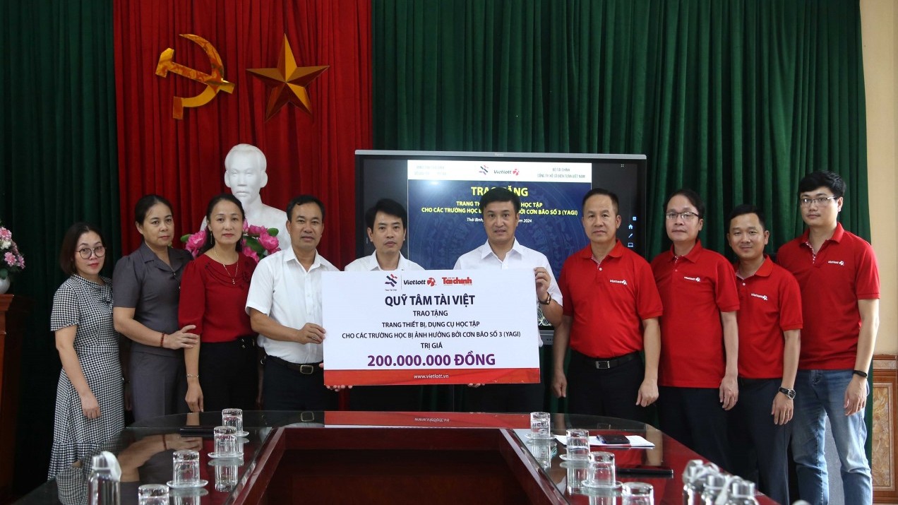Quỹ Tâm Tài Việt trao 200 triệu đồng hỗ trợ 4 trường học tại Thái Bình