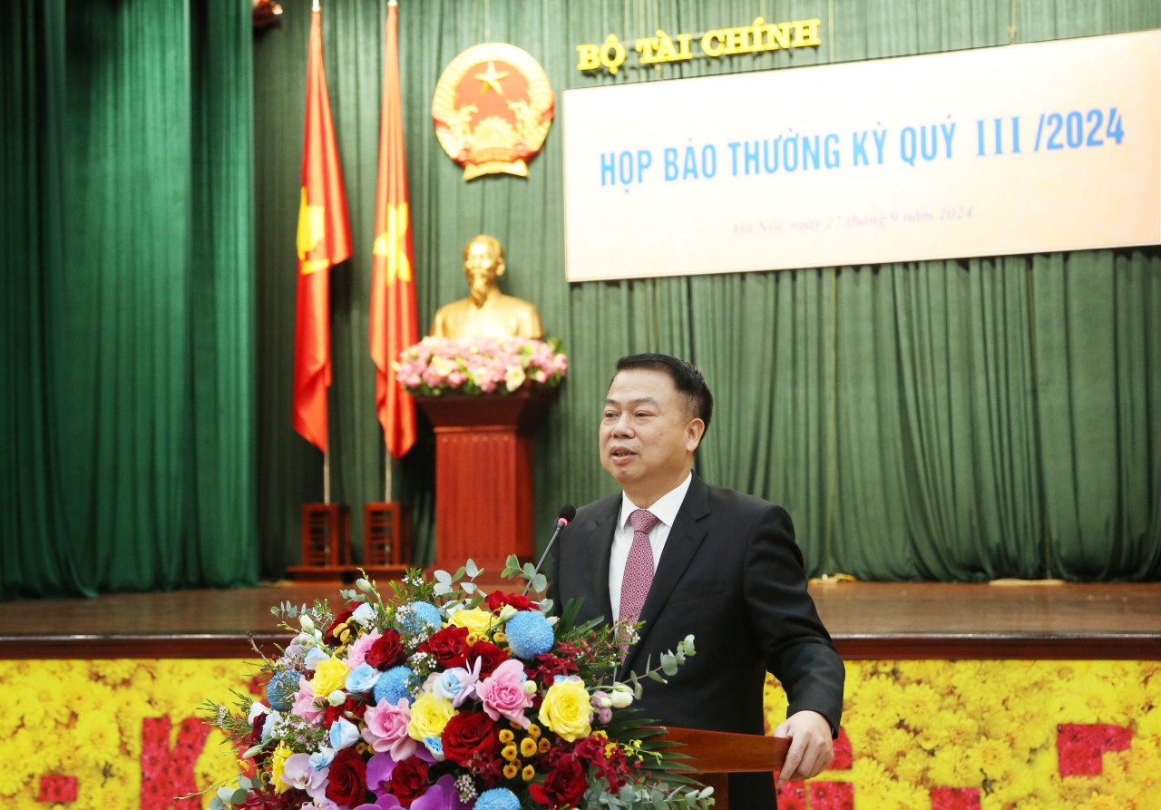Thứ trưởng Nguyễn Đức Chi phát biểu tại buổi họp báo. Ảnh: Đức Minh.