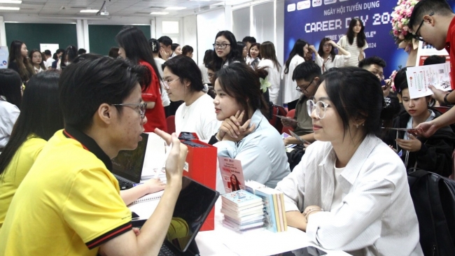 Chuyển đổi số, ứng dụng trí tuệ nhân tạo cũng dẫn đến thiếu việc làm
