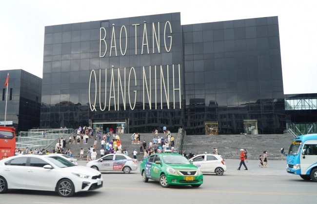Bài 2: Xây dựng văn hóa và con người phát triển toàn diện