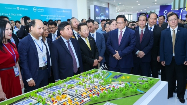 Thủ tướng: Đổi mới để bứt phá, vượt qua chính mình; sáng tạo để vươn xa, bay cao trong kỷ nguyên mới