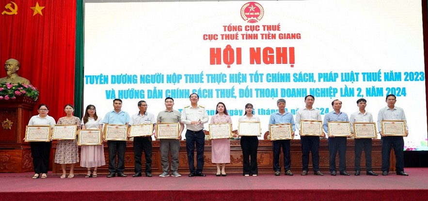 Cục Thuế tỉnh Tiền Giang tuyên dương, đối thoại người nộp thuế