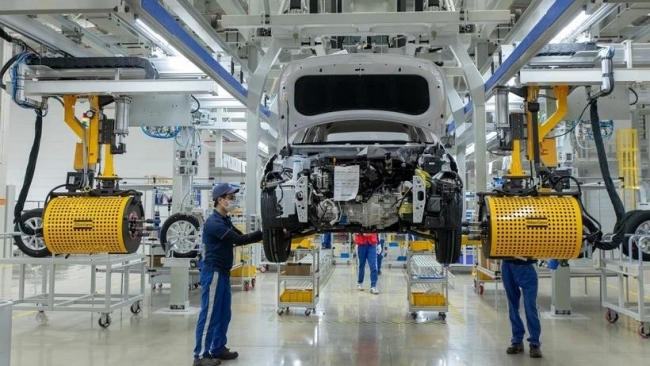 Vietnam's auto sales surge by 45% thanks to registration fee support policy