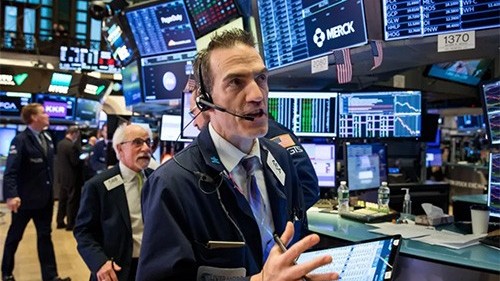 Dow Jones chinh phục đỉnh cao mới nhờ dữ liệu kinh tế khả quan