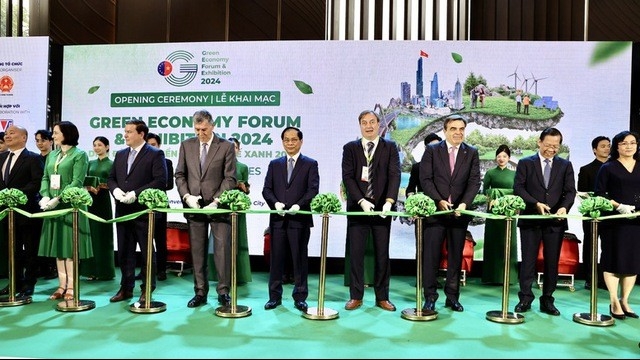 Viet Nam resolved to develop green and sustainable economy