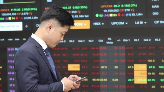 Thị trường chứng khoán: Điểm số giảm, lực mua yếu vì dòng tiền thận trọng trước áp lực tỷ giá