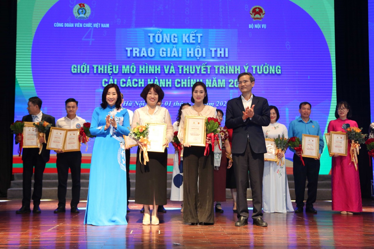 Công đoàn Bộ Tài chính dự hội thi "Giới thiệu mô hình và thuyết minh ý tưởng cải cách hành chính" năm 2024 Công đoàn Bộ Tài chính dự hội thi "Giới thiệu mô hình và thuyết minh ý tưởng cải cách hành chính" năm 2024