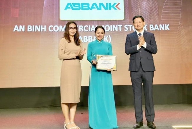 ABBANK được vinh danh "Doanh nghiệp vì cộng đồng"