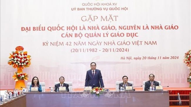 Chủ tịch Quốc hội: Tôn vinh, bảo vệ, tạo môi trường thuận lợi để nhà giáo làm việc