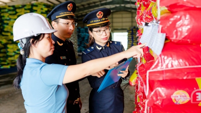 hai quan da trien khai dong bo quyet liet cac giai phap thiet thuc nham tao thuan loi thuong mai