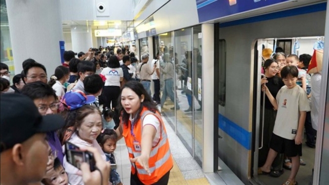 TP. Hồ Chí Minh: Nhiều trường hợp vi phạm văn hóa Metro