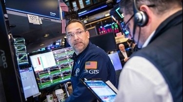 Dow Jones khởi sắc sau báo cáo chỉ số giá sản xuất của Mỹ