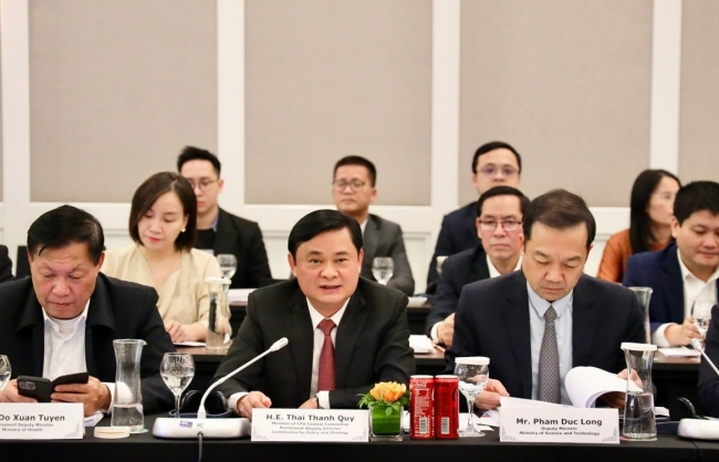 ban chinh sach chien luoc trung uong lam viec voi doan doanh nghiep cap cao hoa ky