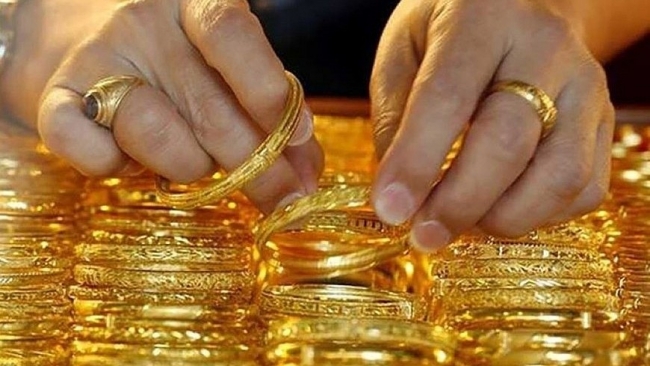 Giá vàng chiều 15/4 cả thế giới và trong nước tiếp tục lập đỉnh