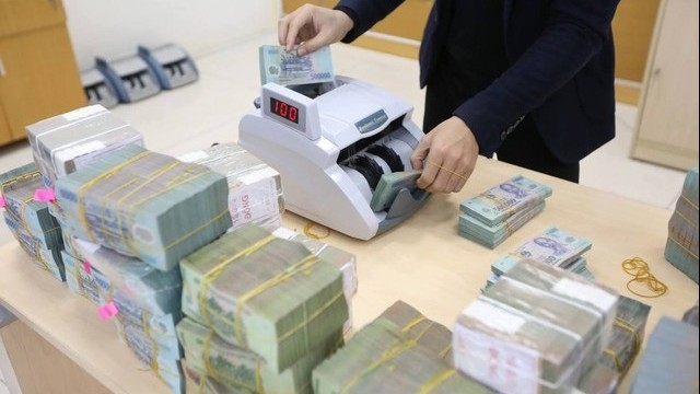 Lãi suất tiết kiệm ngày 17/4: Kỳ hạn dài đồng loạt giảm