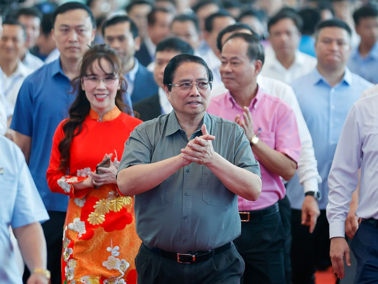 TRỰC TIẾP: Thủ tướng chủ trì lễ khởi công, khánh thành 80 công trình, dự án lớn kỷ niệm 50 năm Giải phóng miền Nam- Ảnh 1.