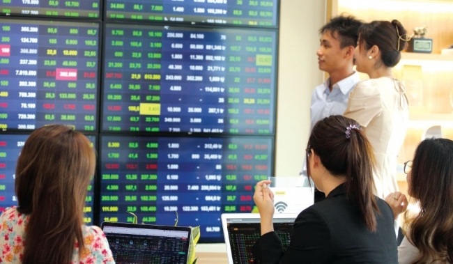 Chứng khoán ngày 12/5: Nhóm bluechip hút dòng tiền, VN-Index tăng hơn 15 điểm phiên đầu tuần