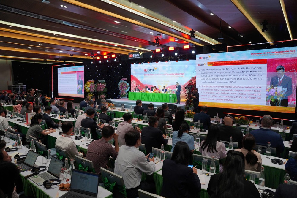 HDBank đặt mục tiêu lợi nhuận đầy tham vọng với hơn 21.000 tỷ đồng HDBank đặt mục tiêu lợi nhuận đầy tham vọng với hơn 21.000 tỷ đồng