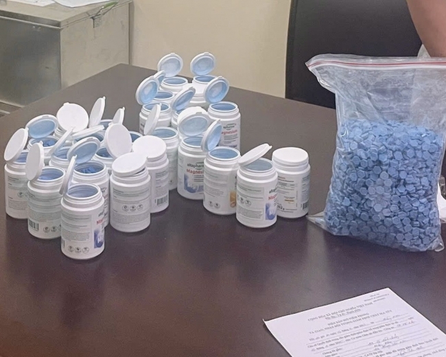 Hà Nội: Bắt giữ hơn 4,2 kg ma túy giấu trong hộp thực phẩm chức năng
