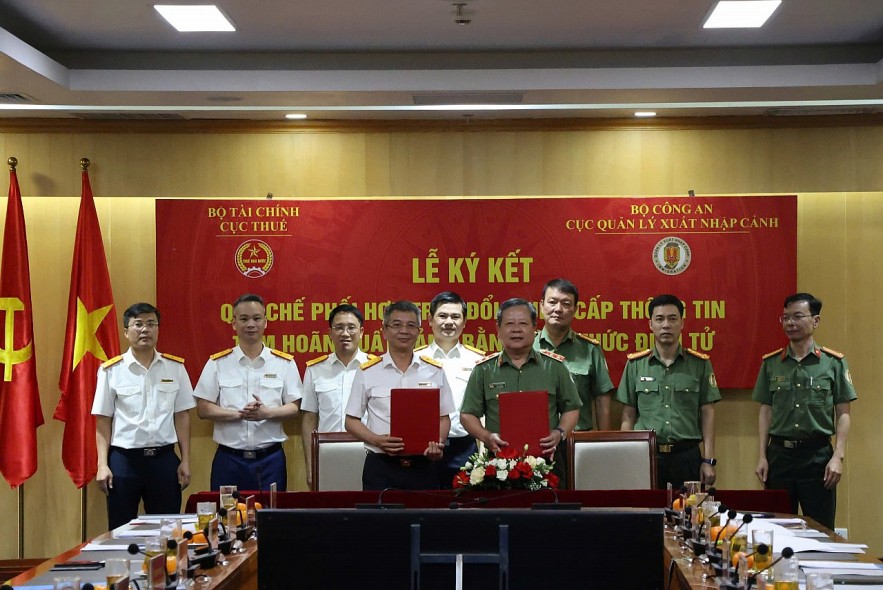 Cơ quan Công an và Thuế trao đổi thông tin tạm hoãn xuất cảnh trường hợp nợ thuế bằng hình thức điện tử