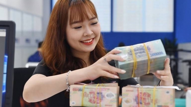 Lãi suất tiết kiệm ngày 19/5: Nhóm Big4 lãi suất thấp, ngân hàng tư nhân tung lãi suất đặc biệt