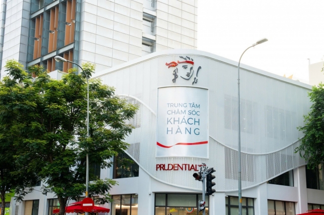trai nghiem khach hang luc keo cho tang truong ben vung nganh bao hiem