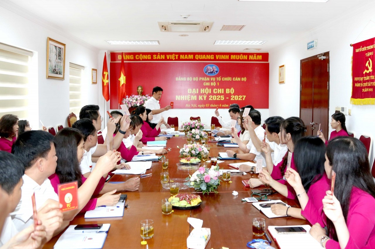 Chi bộ 1 - Vụ Tổ chức cán bộ luôn đề cao tinh thần tiên phong, gương mẫu của cán bộ, đảng viên