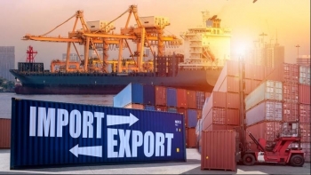 Ngân hàng UOB giữ nguyên dự báo tăng trưởng, kỳ vọng VND phục hồi từ quý IV/2025
