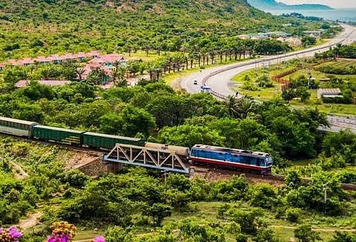 Tín hiệu tốt cho đường sắt, hàng không