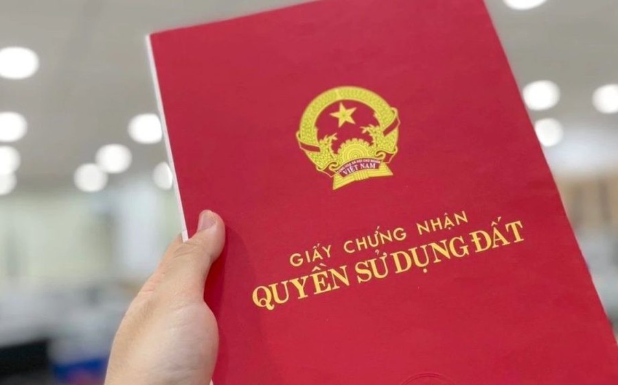 Hồ sơ cấp &quot;Sổ đỏ&quot; đã được tiếp nhận trước 1/7/2025 nhưng chưa được giải quyết thì thực hiện thế nào?