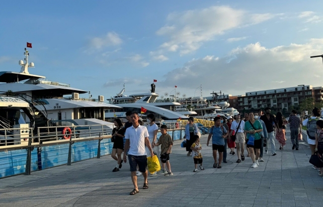 Quảng Ninh đặt mục tiêu thu thêm hơn 8.000 tỷ đồng ngân sách nhà nước trong tháng 12