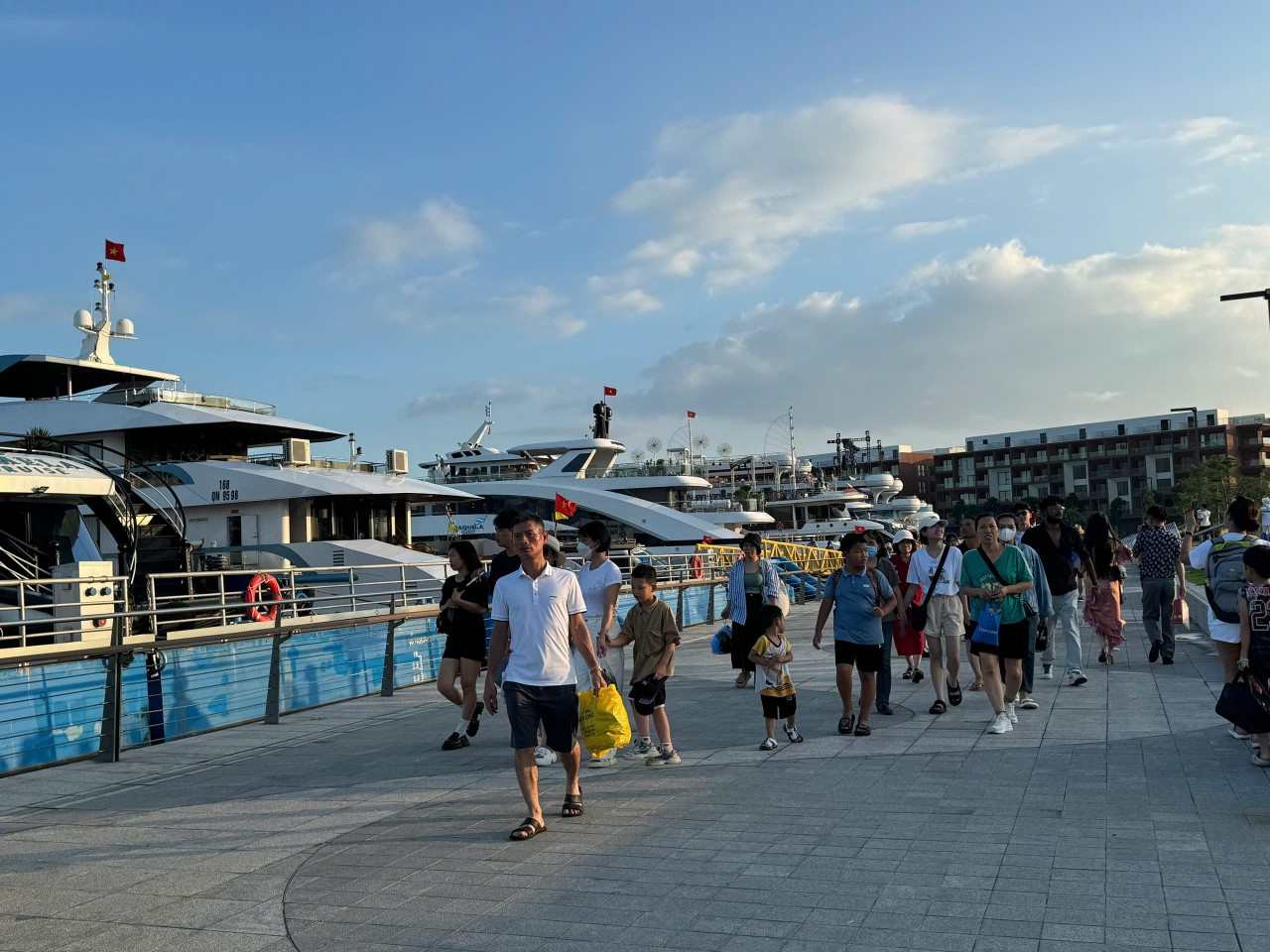 Quảng Ninh đặt mục tiêu thu thêm hơn 8.000 tỷ đồng ngân sách nhà nước trong tháng 12