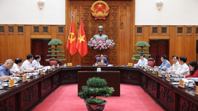 thu tuong luat thuong mai dien tu can vua quan ly duoc vua kien tao phat trien