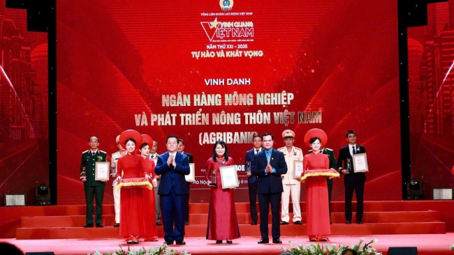 agribank duoc vinh danh tai chuong trinh vinh quang viet nam 2025