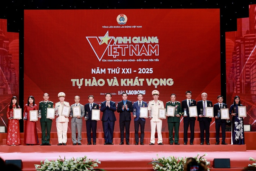 Agribank được vinh danh tại Chương trình “Vinh Quang Việt Nam” 2025