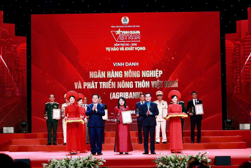 Agribank được vinh danh tại Chương trình “Vinh Quang Việt Nam” 2025