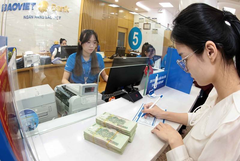 Lãi suất ngân hàng ngày 25/6/2025: Loạt ngân hàng niêm yết 6% không điều kiện