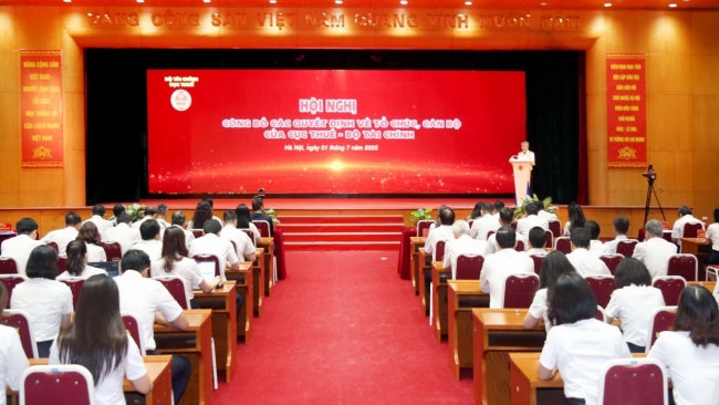 Cục Thuế công bố quyết định tổ chức, cán bộ tại 34 Thuế tỉnh, thành phố