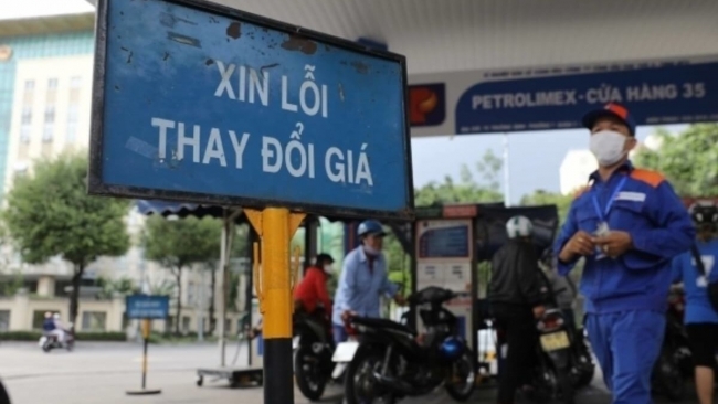 Ngày 4/7: Giá xăng dầu trong nước và thế giới đồng loạt giảm