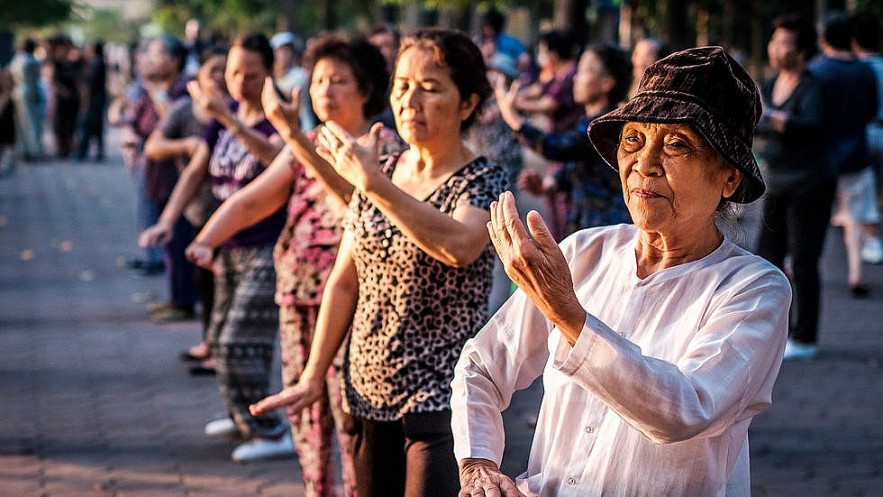 Người từ 75 tuổi không có lương hưu được hưởng trợ cấp 500.000 đồng/tháng