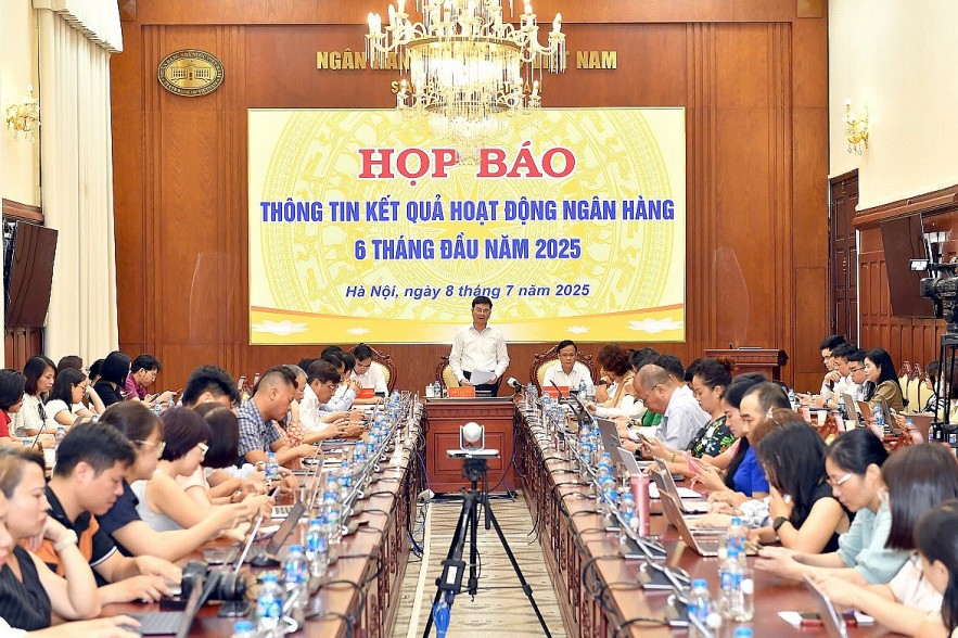 Sáng ngày 8/7, tại Hà Nội, Ngân hàng Nhà nước tổ chức buổi họp báo thông tin kết quả hoạt động ngân hàng 6 tháng đầu năm 2025.
