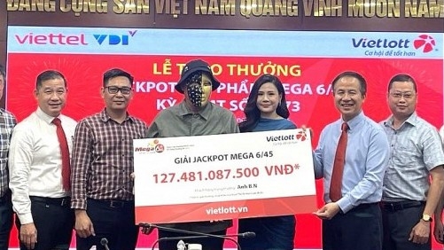 Thuê bao Vietlott trúng Jackpot 127 tỷ đồng tặng 500 triệu đồng xây nhà tình nghĩa
