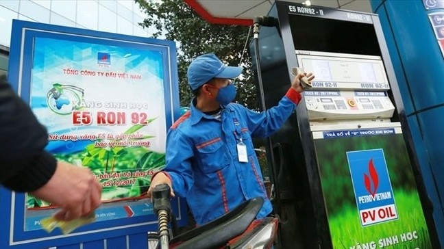 Giá dầu thế giới biến động đẩy áp lực lạm phát gia tăng
