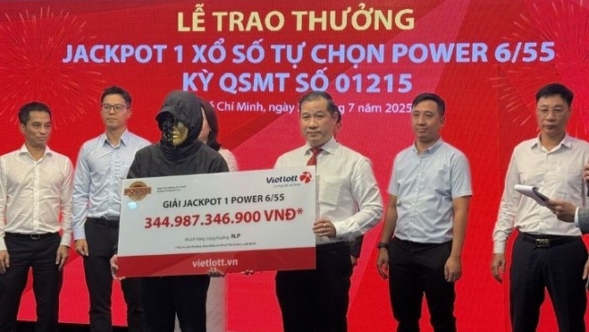 vietlott trao giai xo so lon nhat lich su viet nam 3449 ty dong