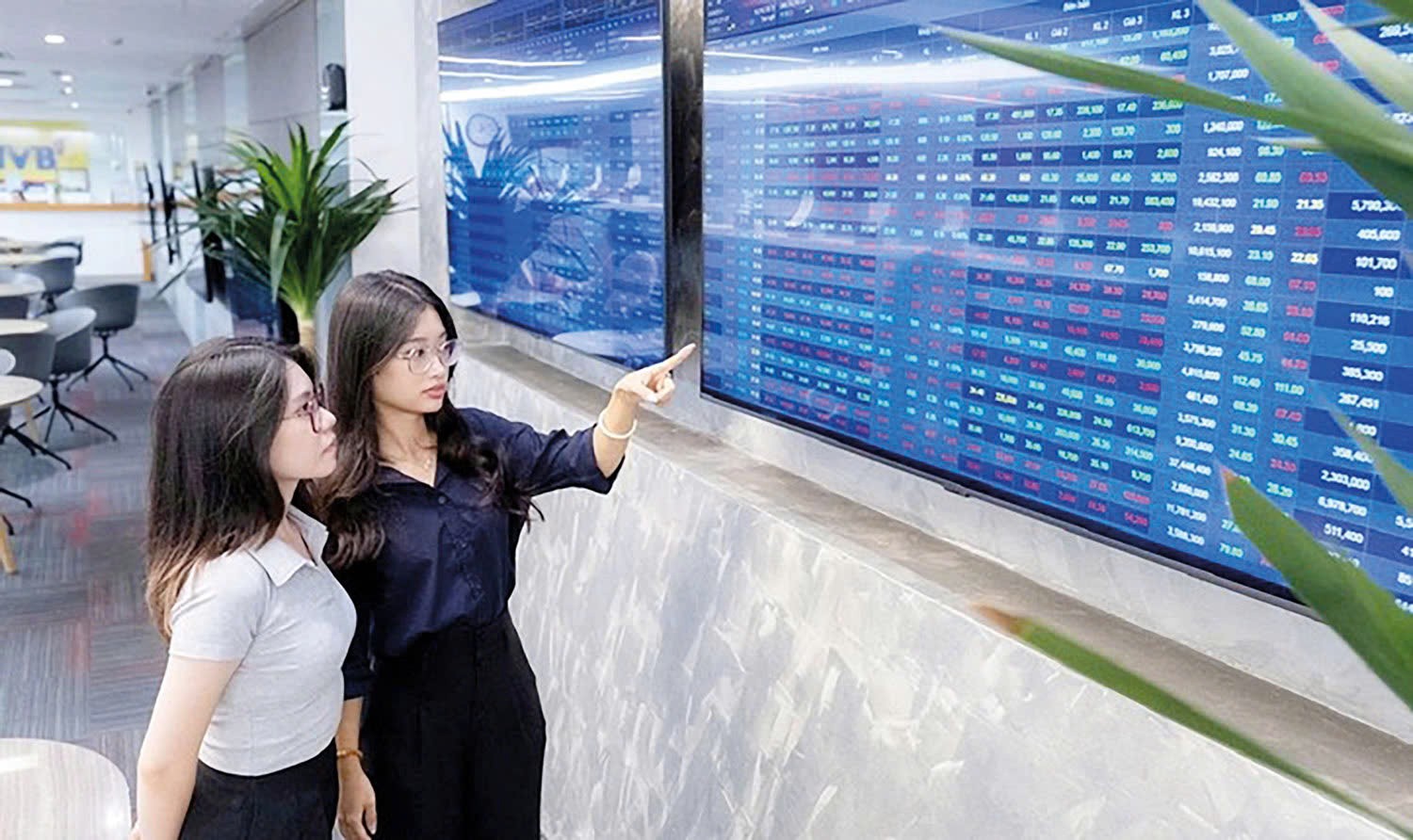 Thị trường chứng khoán bước vào tháng có xác suất tăng điểm cao