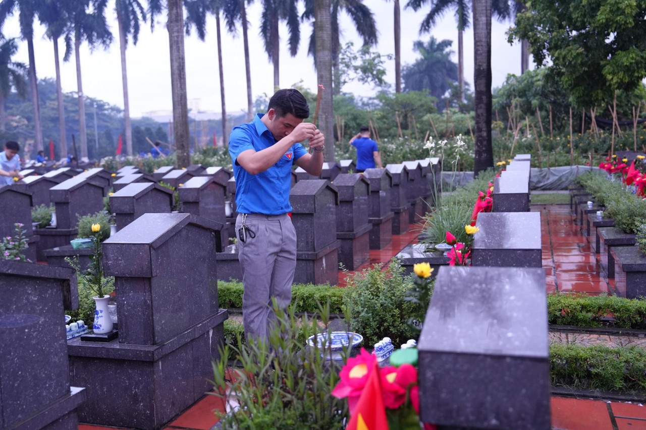 Đoàn Thanh niên DATC tri ân các Anh hùng liệt sĩ